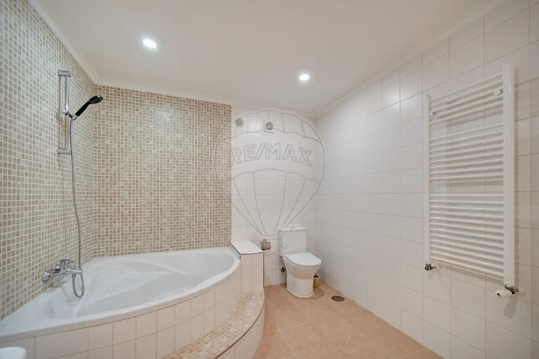 Moradia T4 para Venda em Santo Quintino Foto 41