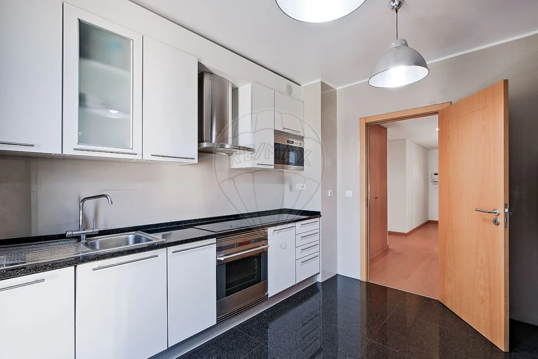 Apartamento T2 para Venda em Algés, Linda-A-Velha e Cruz Quebrada-Dafundo Foto 2