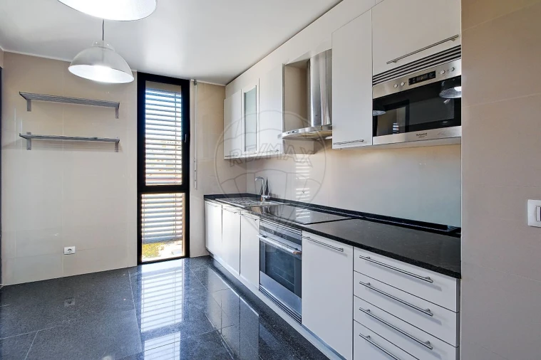 Apartamento T2 para Venda em Algés, Linda-A-Velha e Cruz Quebrada-Dafundo Foto 5