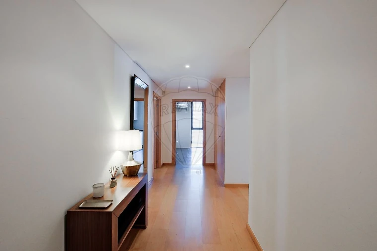 Apartamento T2 para Venda em Algés, Linda-A-Velha e Cruz Quebrada-Dafundo Foto 3