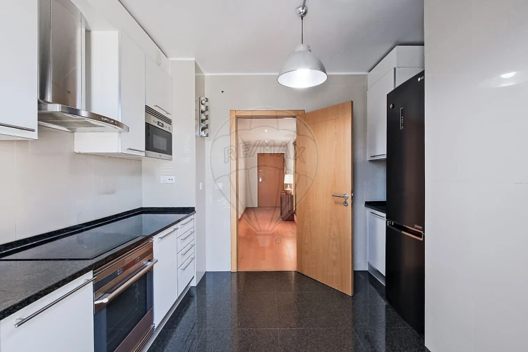 Apartamento T2 para Venda em Algés, Linda-A-Velha e Cruz Quebrada-Dafundo Foto 6