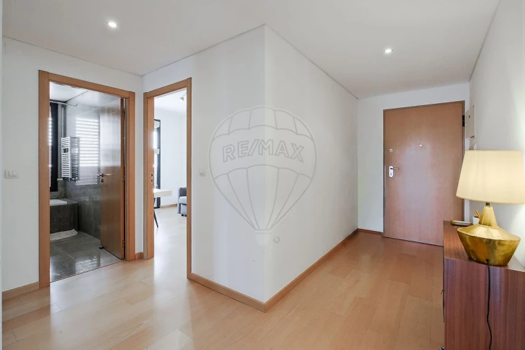 Apartamento T2 para Venda em Algés, Linda-A-Velha e Cruz Quebrada-Dafundo Foto 8