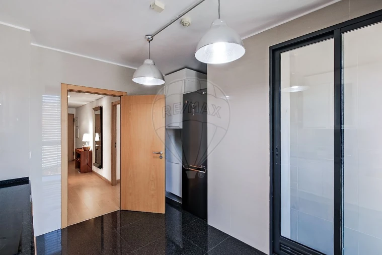 Apartamento T2 para Venda em Algés, Linda-A-Velha e Cruz Quebrada-Dafundo Foto 4