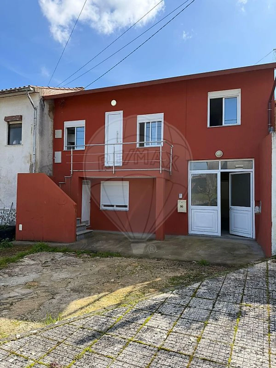 Moradia T2 para Venda em Sangalhos Foto 4