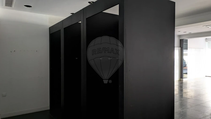 Loja para Arrendamento em Espinho Foto 5