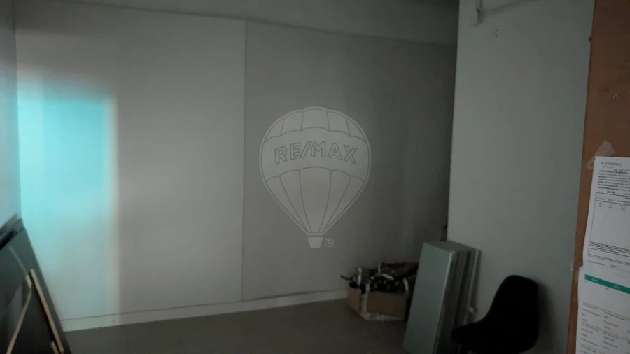 Loja para Arrendamento em Espinho Foto 4