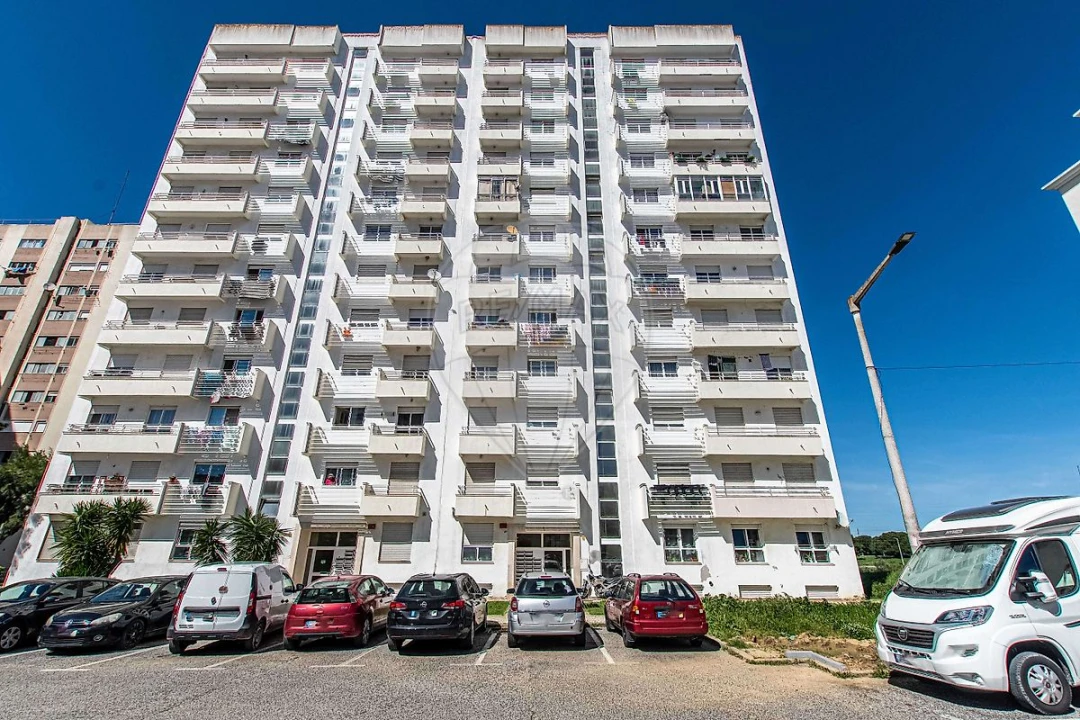 Apartamento T3 para Venda em Carregado e Cadafais Foto 27