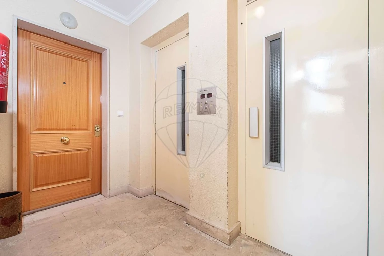 Apartamento T3 para Venda em Carregado e Cadafais Foto 26