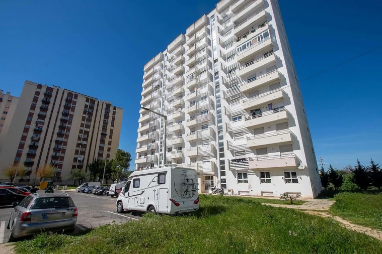 Apartamento T3 para Venda em Carregado e Cadafais Foto 29