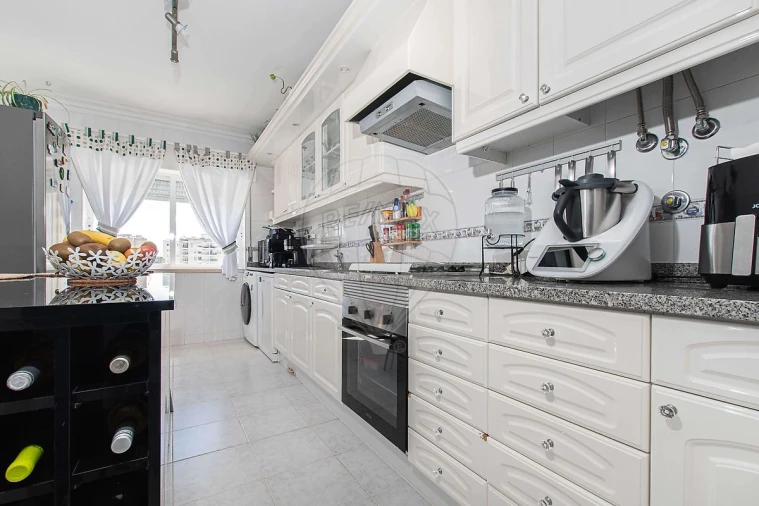 Apartamento T3 para Venda em Carregado e Cadafais Foto 24