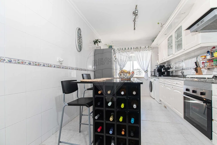 Apartamento T3 para Venda em Carregado e Cadafais Foto 2