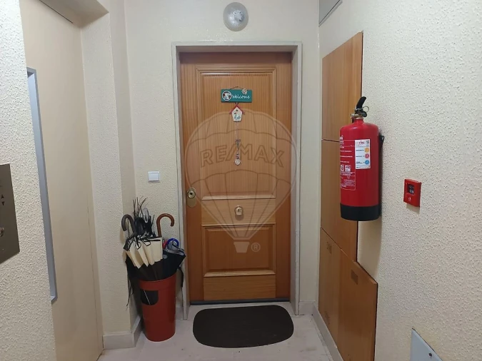 Apartamento T3 para Venda em Carregado e Cadafais Foto 1