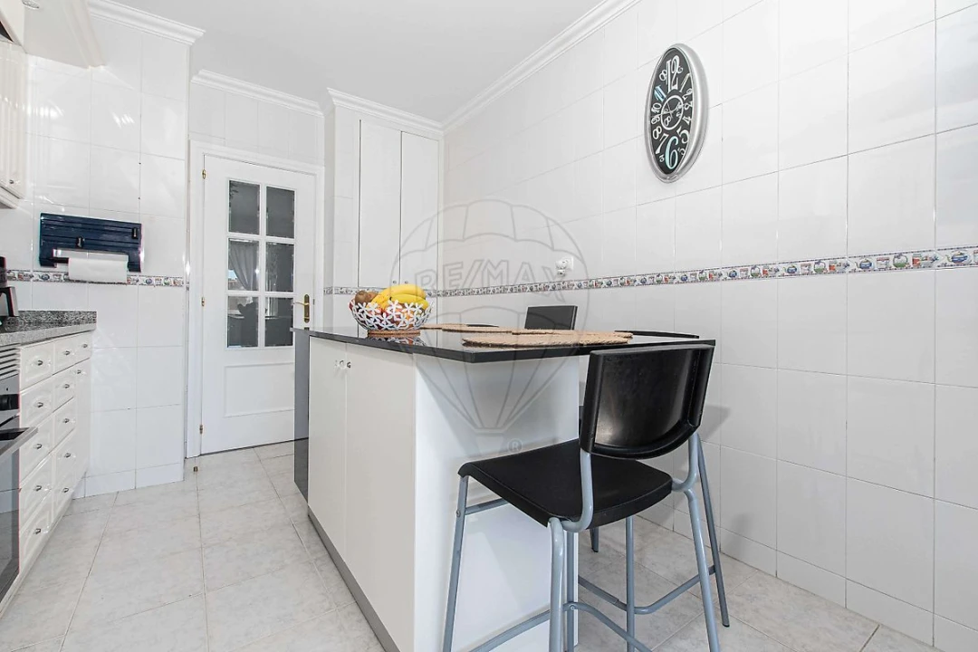 Apartamento T3 para Venda em Carregado e Cadafais Foto 3