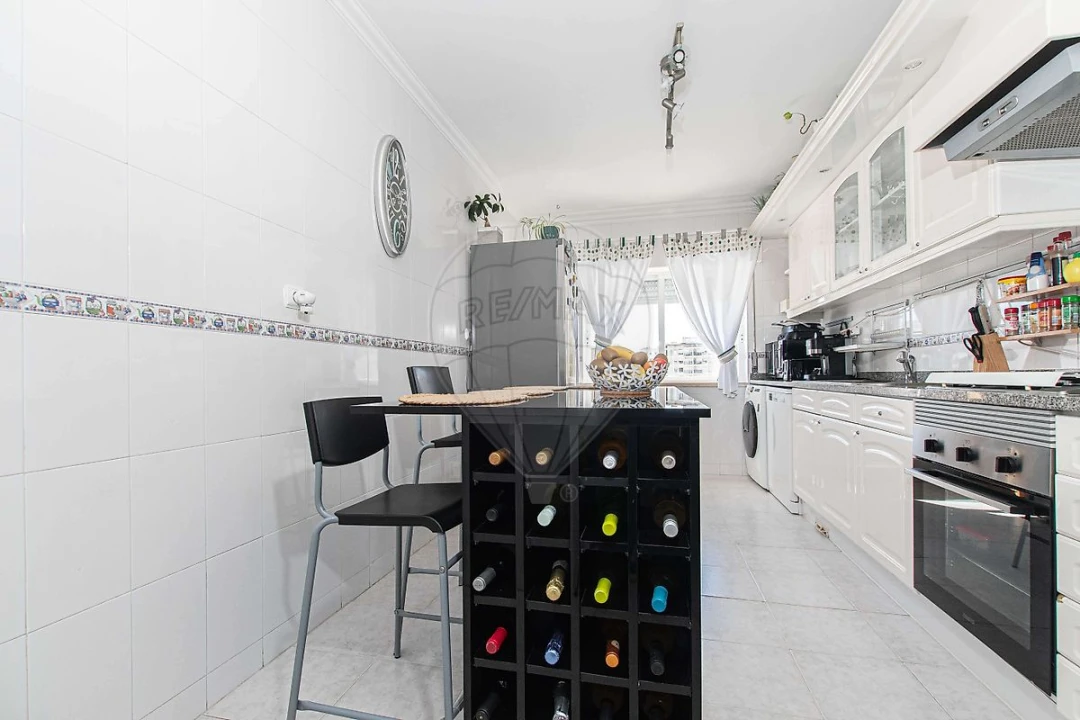 Apartamento T3 para Venda em Carregado e Cadafais Foto 2