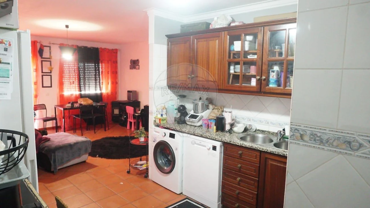 Apartamento T2 para Venda em Aveiras de Cima Foto 4