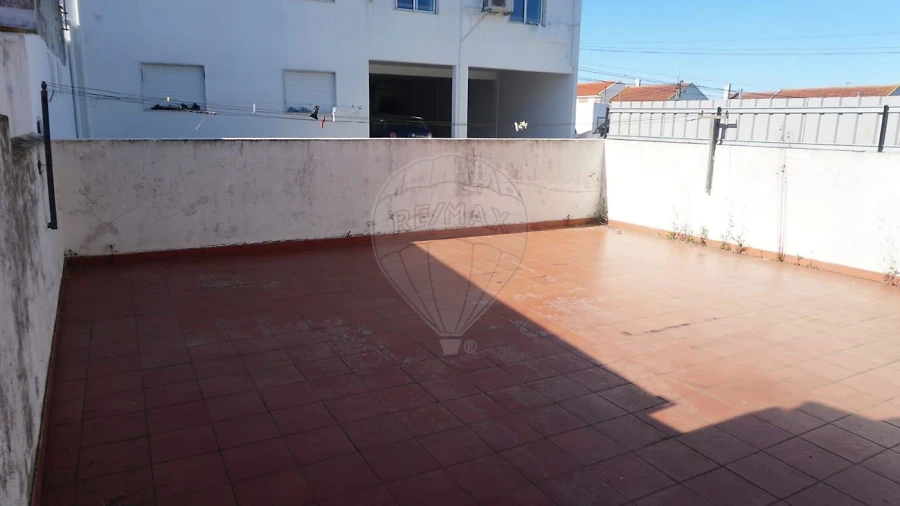 Apartamento T2 para Venda em Aveiras de Cima Foto 11