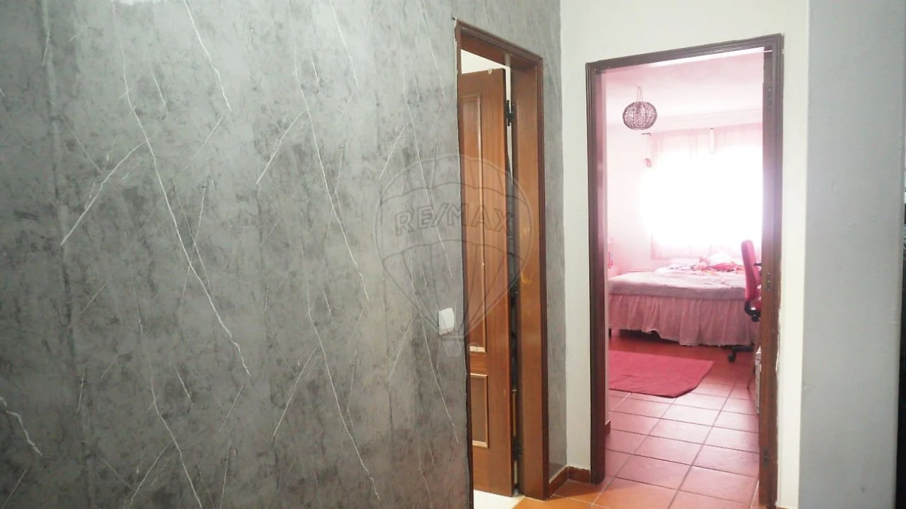 Apartamento T2 para Venda em Aveiras de Cima Foto 1