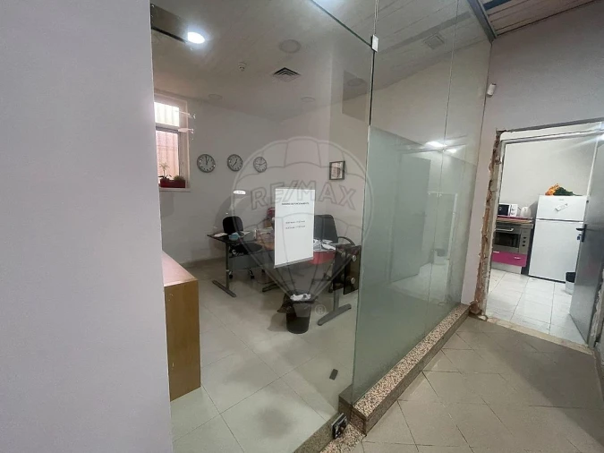 Loja para Venda em Massamá e Monte Abraão Foto 4