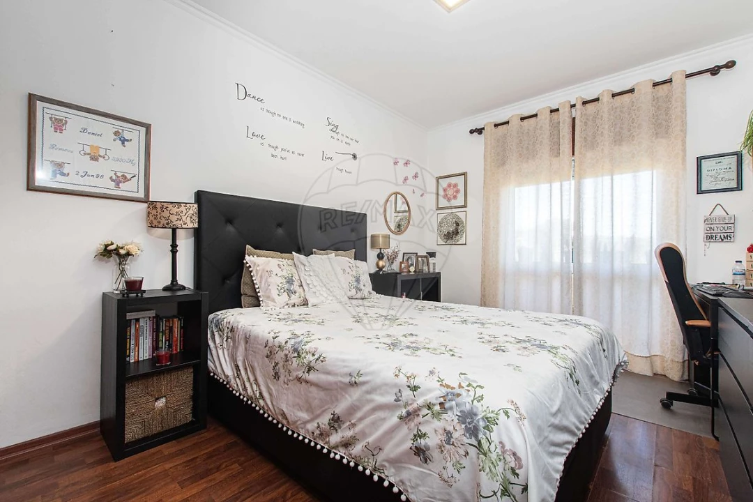 Apartamento T2 para Venda em Alverca do Ribatejo e Sobralinho Foto 3