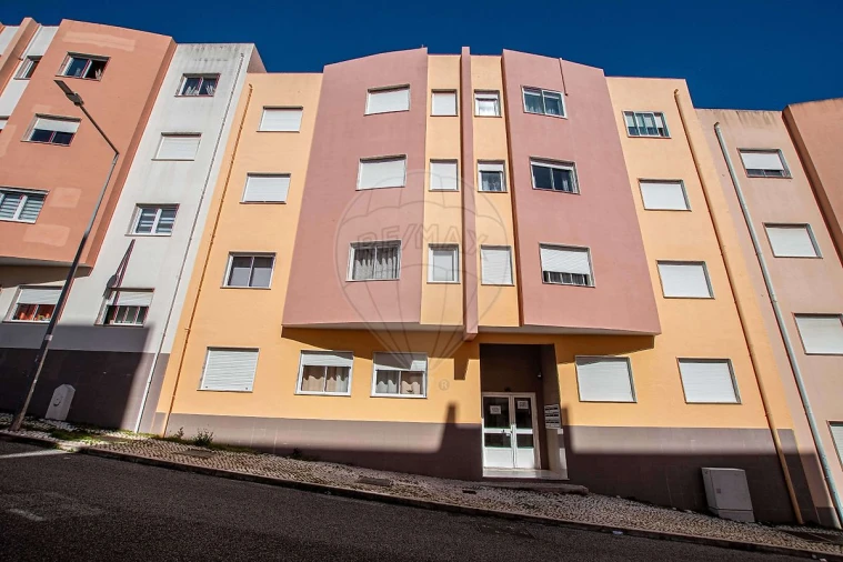 Apartamento T2 para Venda em Alverca do Ribatejo e Sobralinho Foto 1