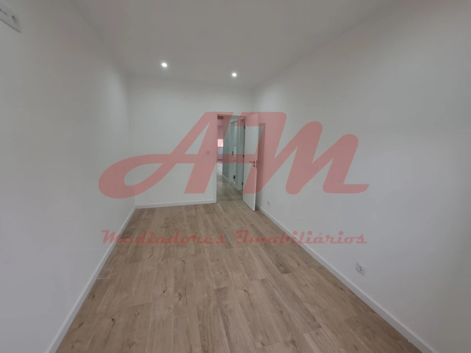 Apartamento T4 para Venda em Águas Livres Foto 13