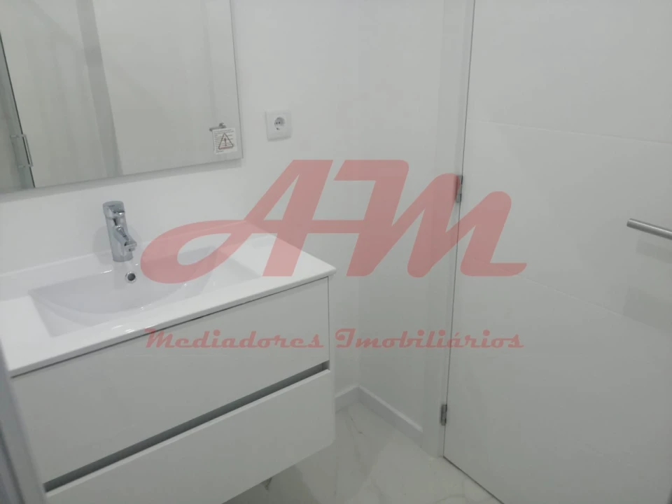 Apartamento T4 para Venda em Águas Livres Foto 20