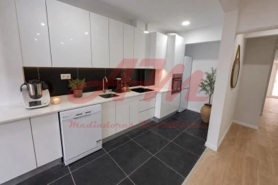Apartamento T4 para Venda em Águas Livres