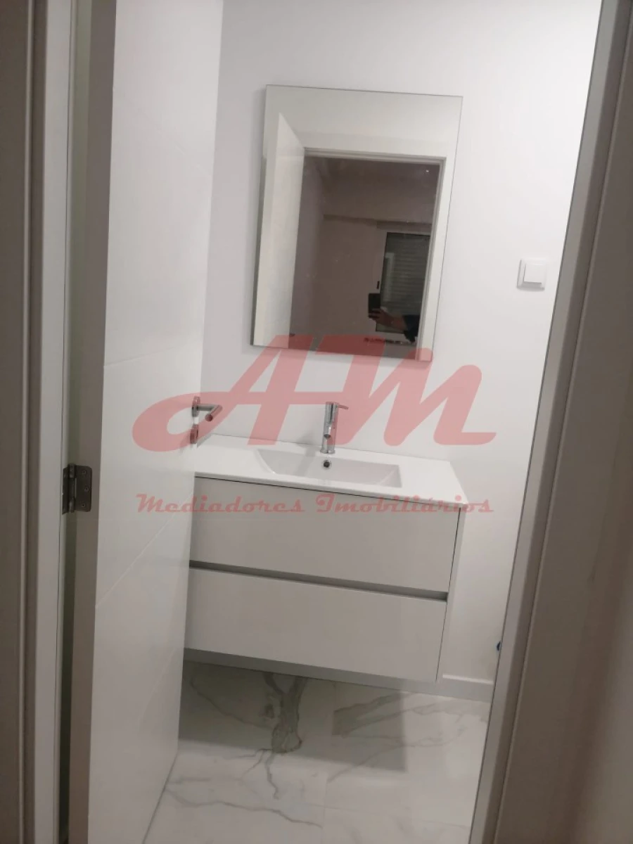 Apartamento T4 para Venda em Águas Livres Foto 16