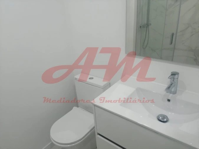 Apartamento T4 para Venda em Águas Livres Foto 19