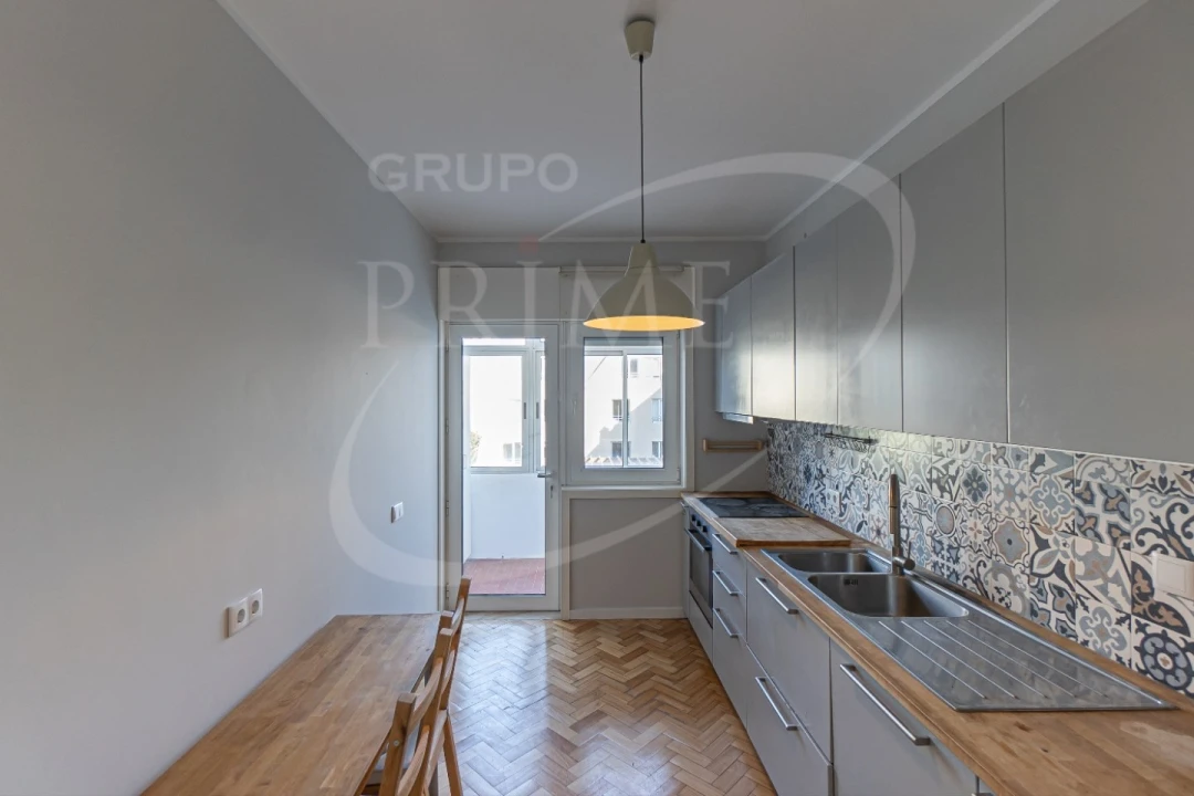 Apartamento T3 para Arrendamento em Aldoar, Foz do Douro e Nevogilde Foto 1