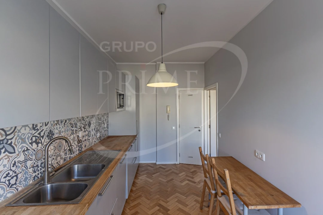 Apartamento T3 para Arrendamento em Aldoar, Foz do Douro e Nevogilde Foto 2