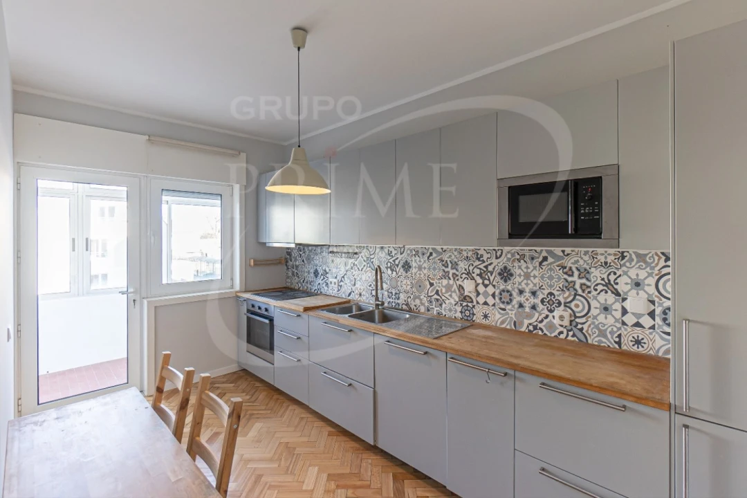 Apartamento T3 para Arrendamento em Aldoar, Foz do Douro e Nevogilde Foto 3