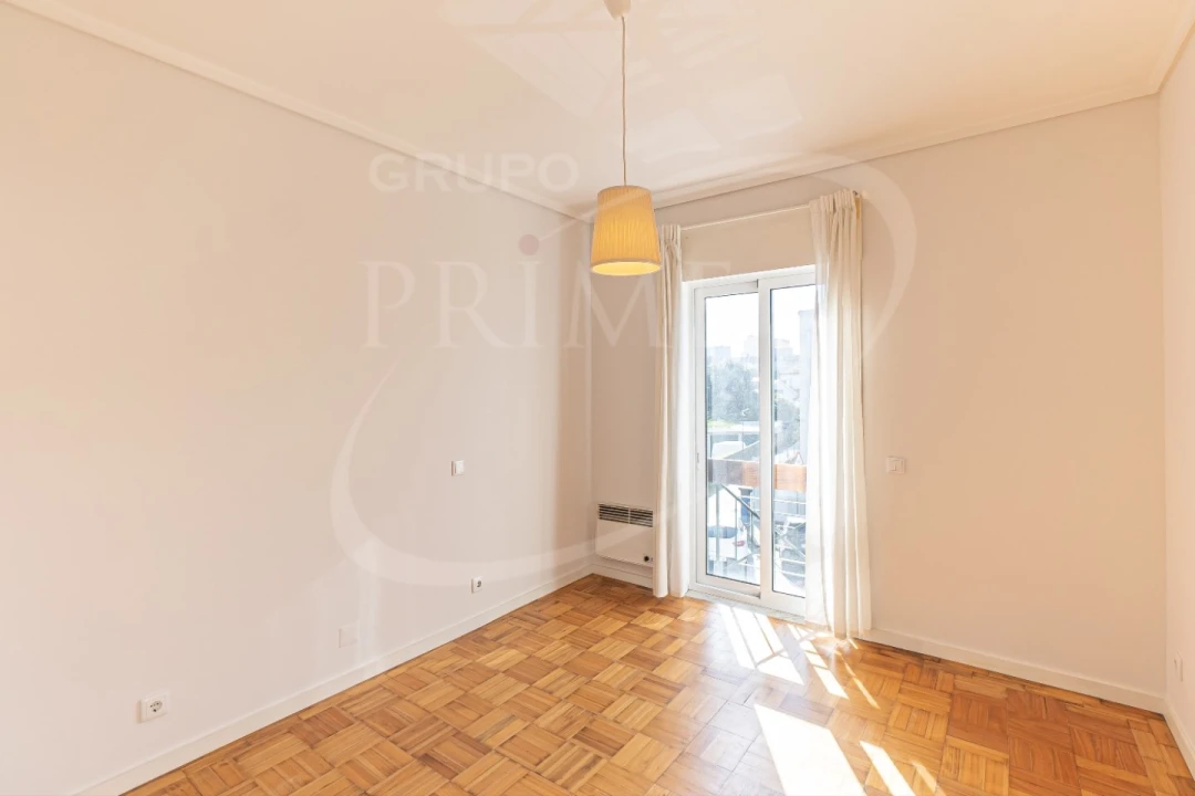 Apartamento T3 para Arrendamento em Aldoar, Foz do Douro e Nevogilde Foto 9