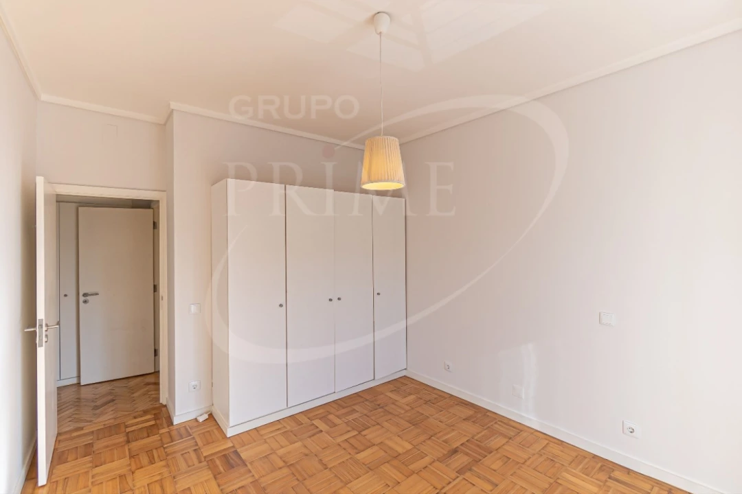 Apartamento T3 para Arrendamento em Aldoar, Foz do Douro e Nevogilde Foto 10
