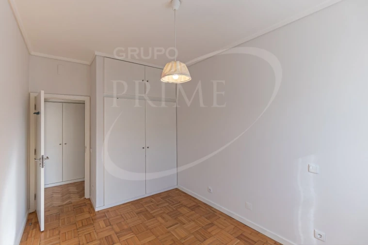 Apartamento T3 para Arrendamento em Aldoar, Foz do Douro e Nevogilde Foto 12