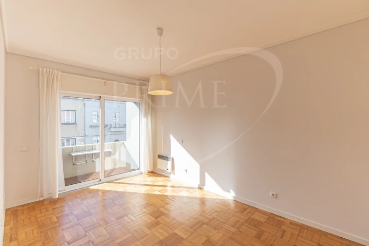 Apartamento T3 para Arrendamento em Aldoar, Foz do Douro e Nevogilde Foto 13