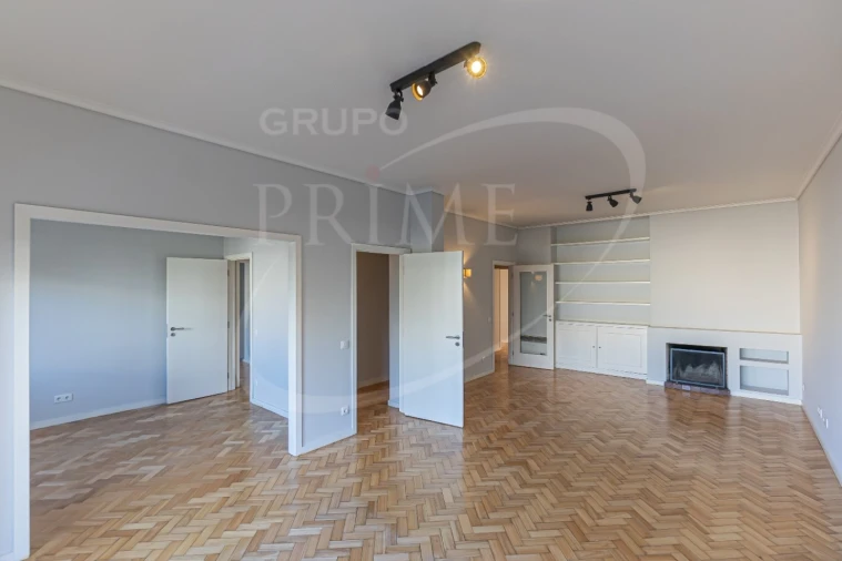 Apartamento T3 para Arrendamento em Aldoar, Foz do Douro e Nevogilde Foto 24