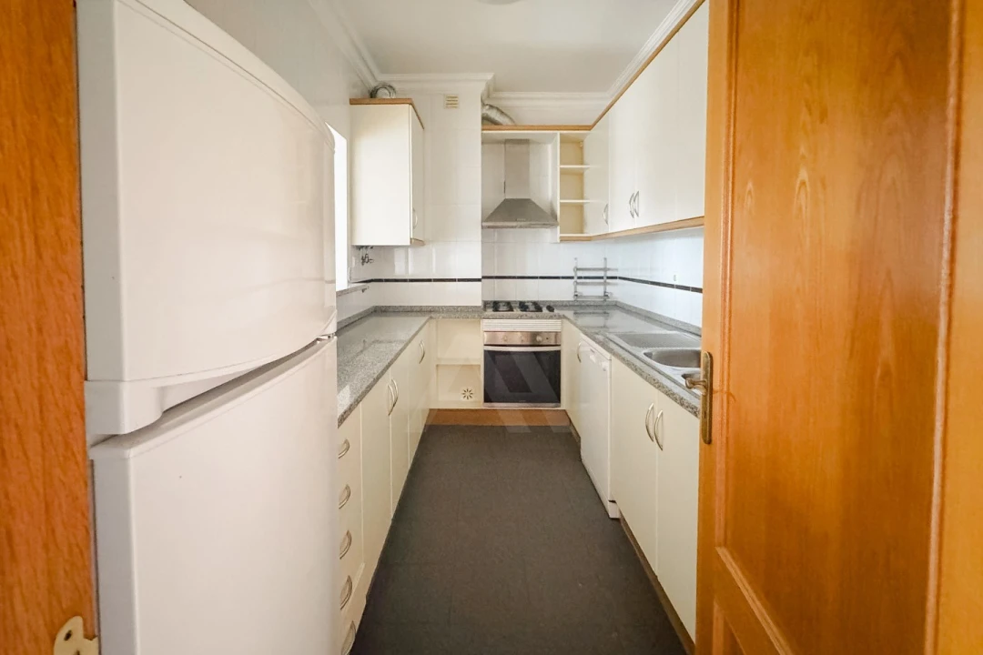 Apartamento T1 para Arrendamento em Santa Maria e São Miguel, São Martinho, São Pedro Penaferrim Foto 6