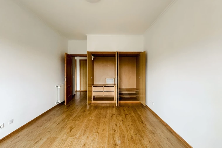 Apartamento T1 para Arrendamento em Santa Maria e São Miguel, São Martinho, São Pedro Penaferrim Foto 8