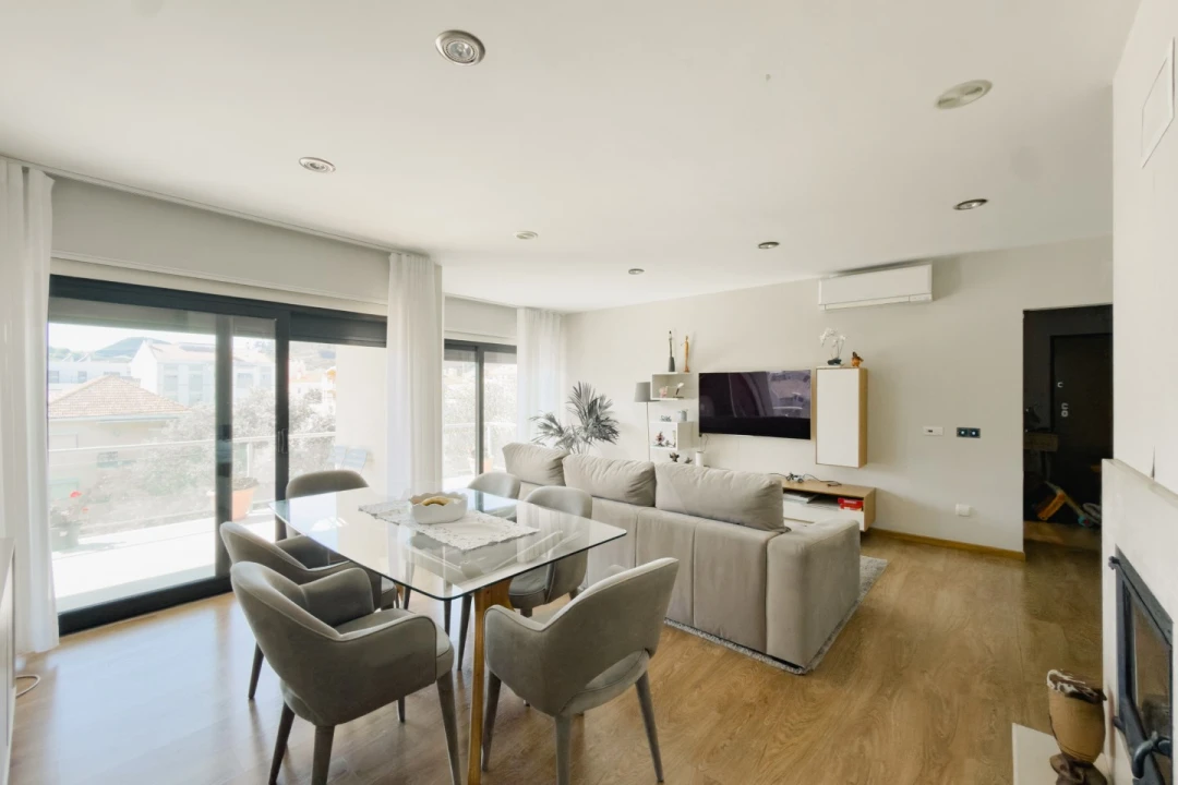 Apartamento T4 para Venda em Castanheira do Ribatejo e Cachoeiras Foto 2