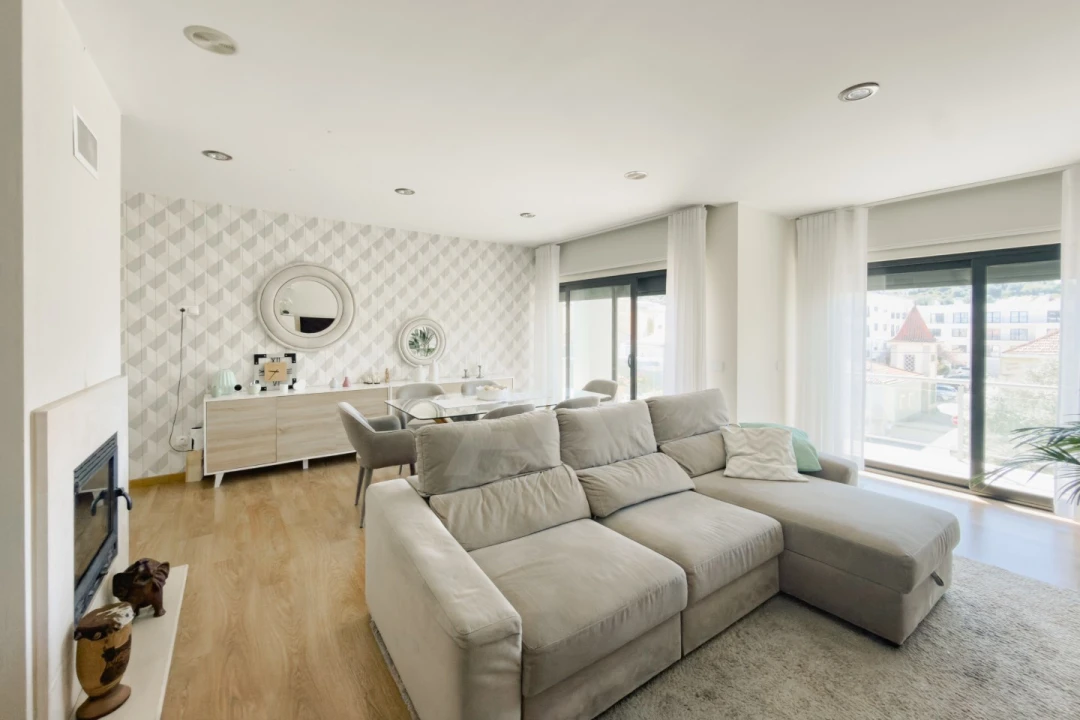 Apartamento T4 para Venda em Castanheira do Ribatejo e Cachoeiras Foto 4