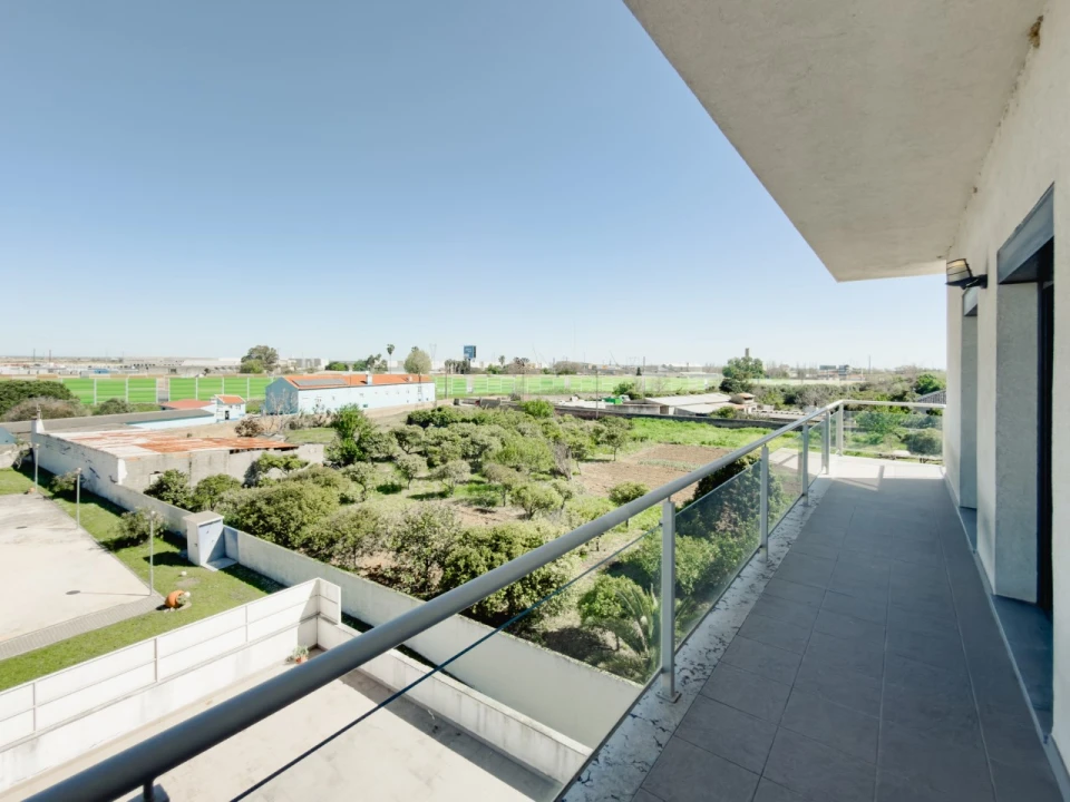 Apartamento T4 para Venda em Castanheira do Ribatejo e Cachoeiras Foto 19