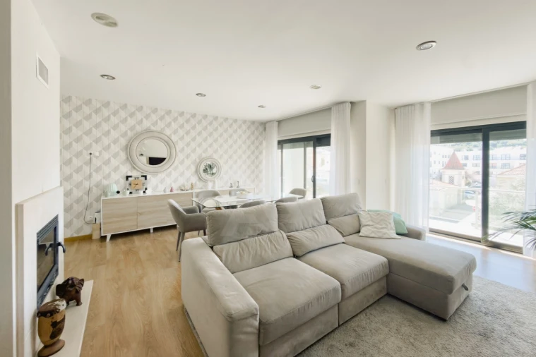 Apartamento T4 para Venda em Castanheira do Ribatejo e Cachoeiras Foto 4