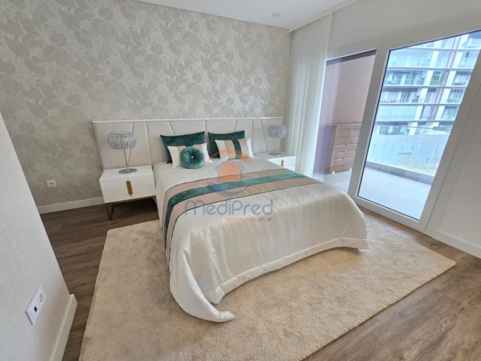 Apartamento T2 para Venda em Pontinha e Famões Foto 10