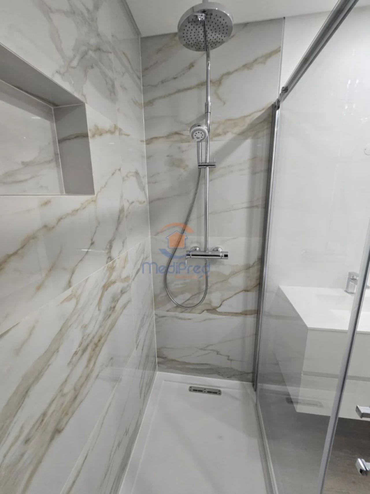 Apartamento T2 para Venda em Pontinha e Famões Foto 15