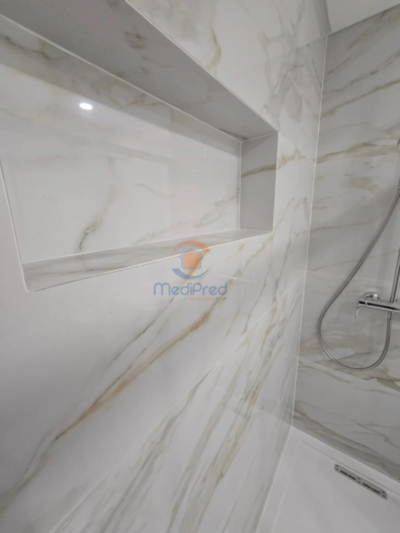 Apartamento T2 para Venda em Pontinha e Famões Foto 16