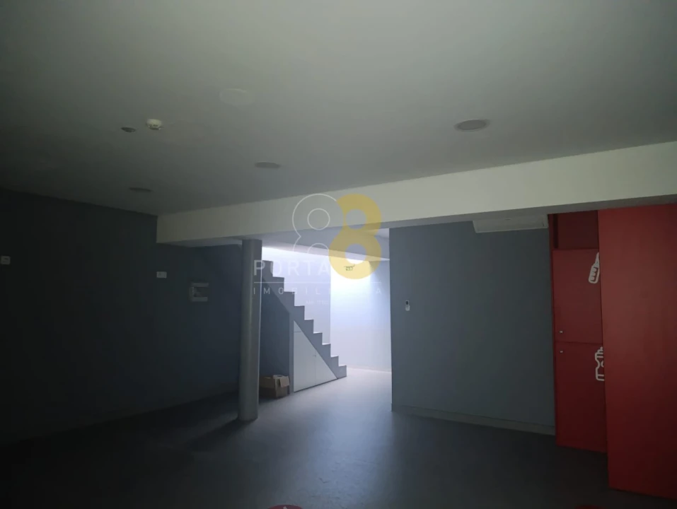 Loja para Arrendamento em Matosinhos e Leça da Palmeira Foto 11