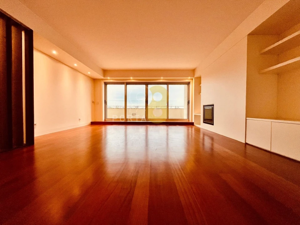 Apartamento T4 para Arrendamento em Lordelo do Ouro e Massarelos Foto 18