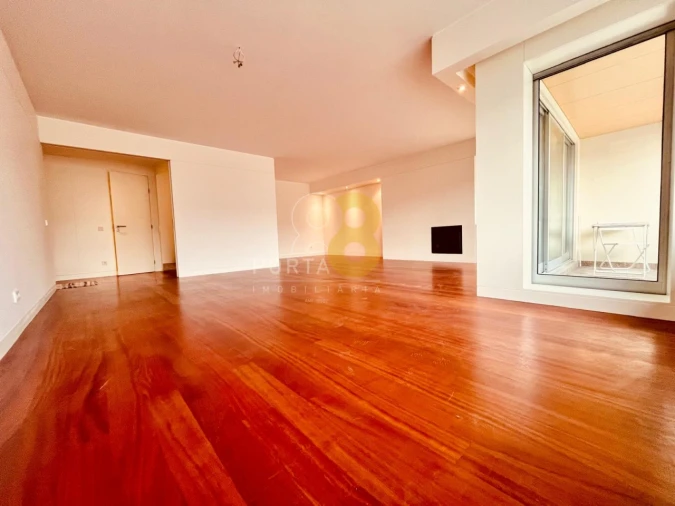 Apartamento T4 para Arrendamento em Lordelo do Ouro e Massarelos Foto 5