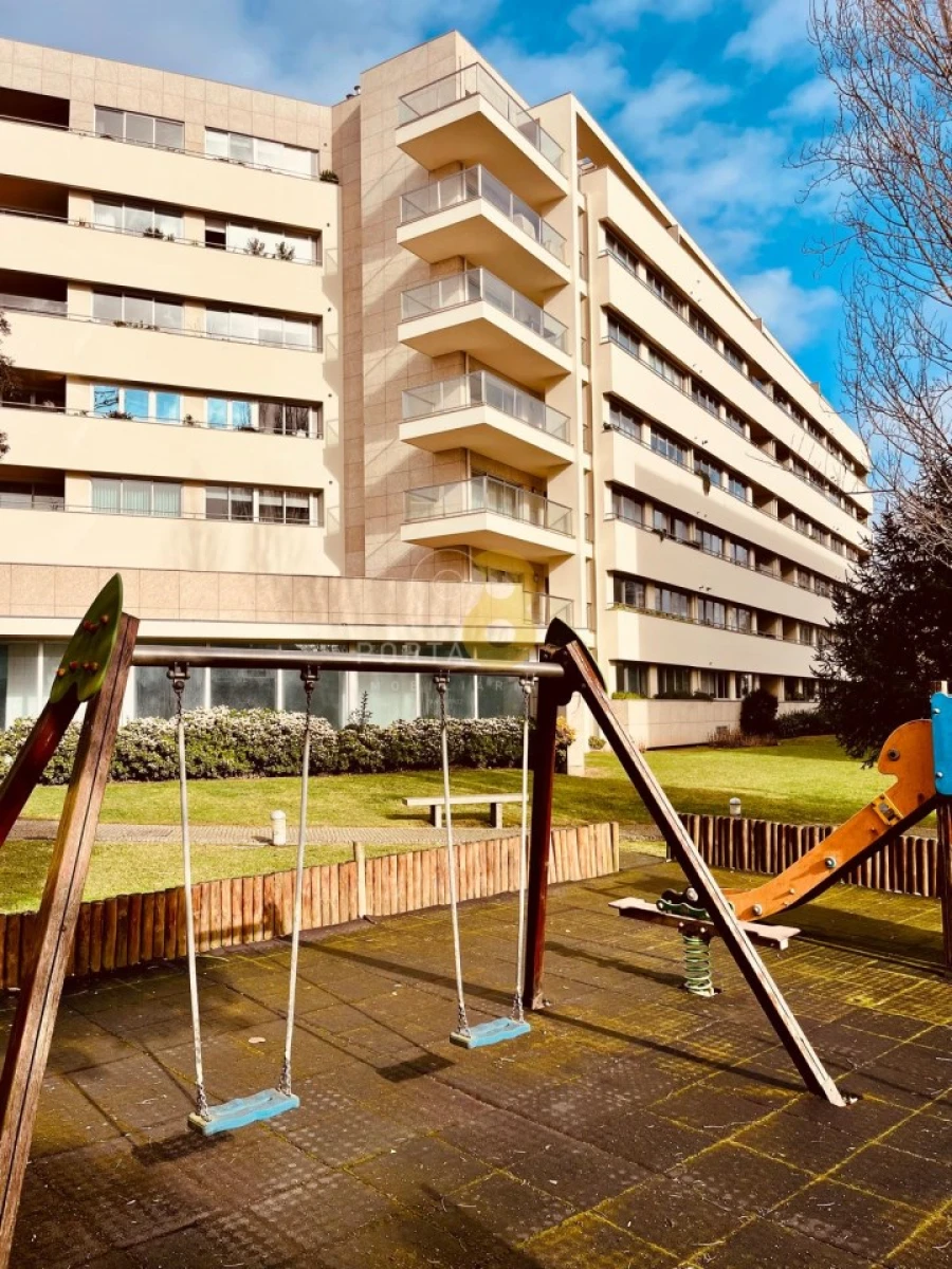 Apartamento T4 para Arrendamento em Lordelo do Ouro e Massarelos Foto 30